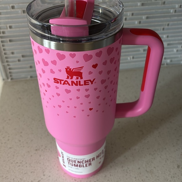 Stanley 2025 Valentines Limited Edition Sweet Hearts 40 oz Tumbler. NWT. - Picture 3 of 7